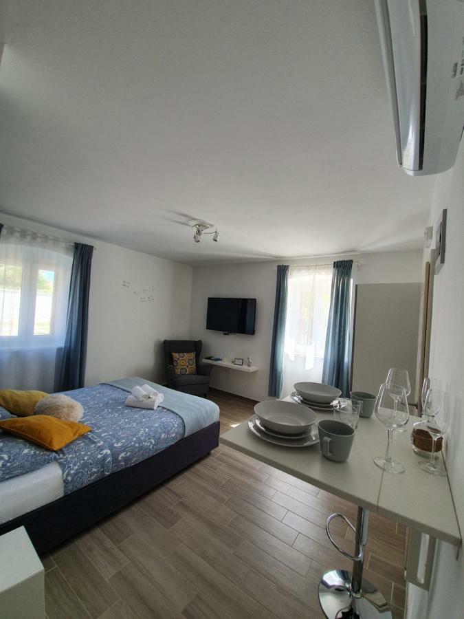 Apartments Borghetto Vinkuran Luaran gambar